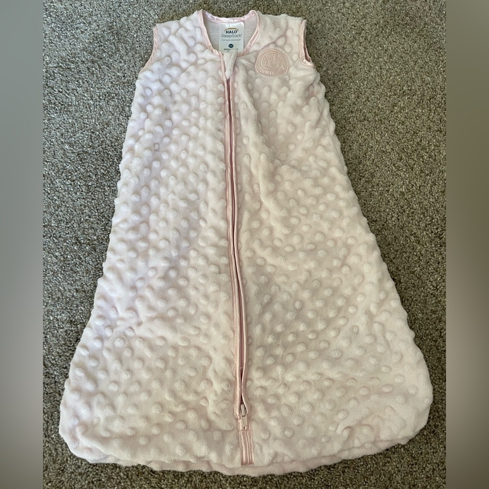 Halo WEARABLE BLANKET PLUSHY DOT VELBOA
- Light Pink - Size S (0-6M)